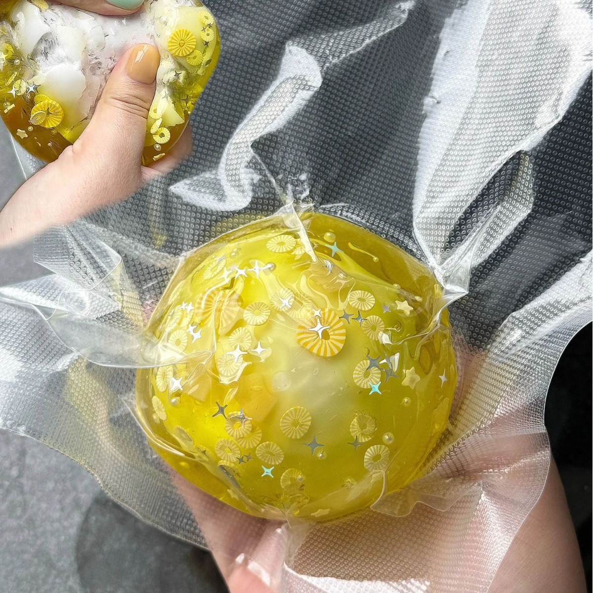 Crystal Growing Kit - Chrupiąca, miękka, pękająca woskowa kulka antystresowa,